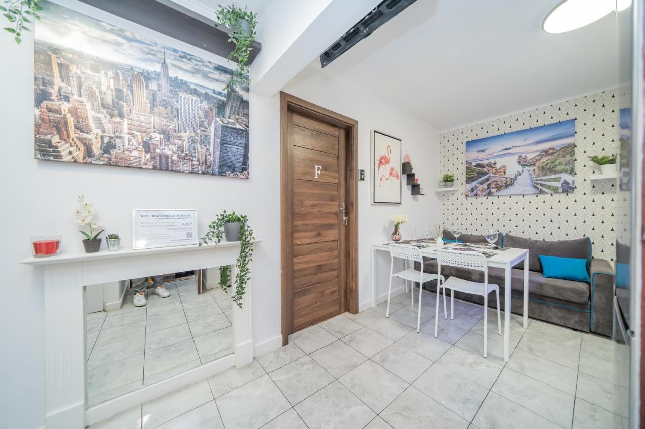 Unitapartaments Short Rent Apartment In Warsaw By Metro Station Rondo Onz Apart With 3Bedrooms 23 Buitenkant foto